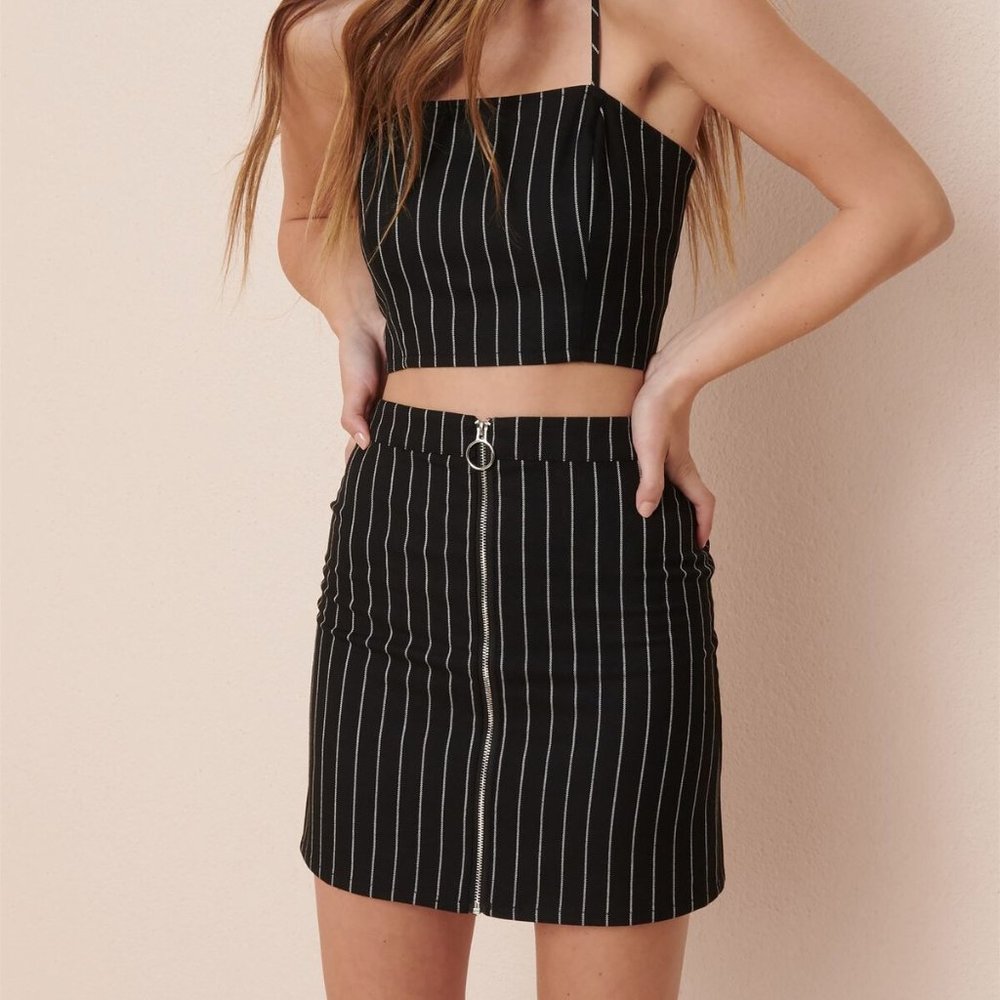 Stripped Black Mini Skirt Garage Sierra Furtado
